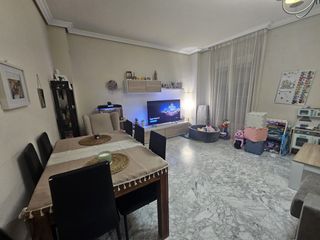 Pis a Almendralejo. Amplio piso en pleno centro con garaje y trastero