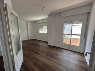 Miete Etagenwohnung in Almendralejo. Piso amplio, moderno y muy luminoso en pleno centro