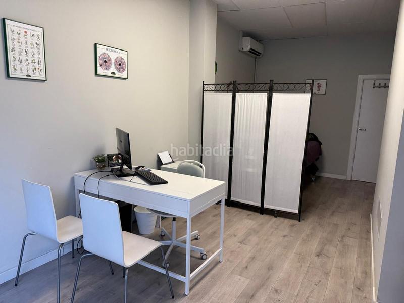 Foto 9863d77b-6945-4567-86c7-50e56deb6543. Traspaso local comercial oportunidad única en el corazón . en Castelldefels