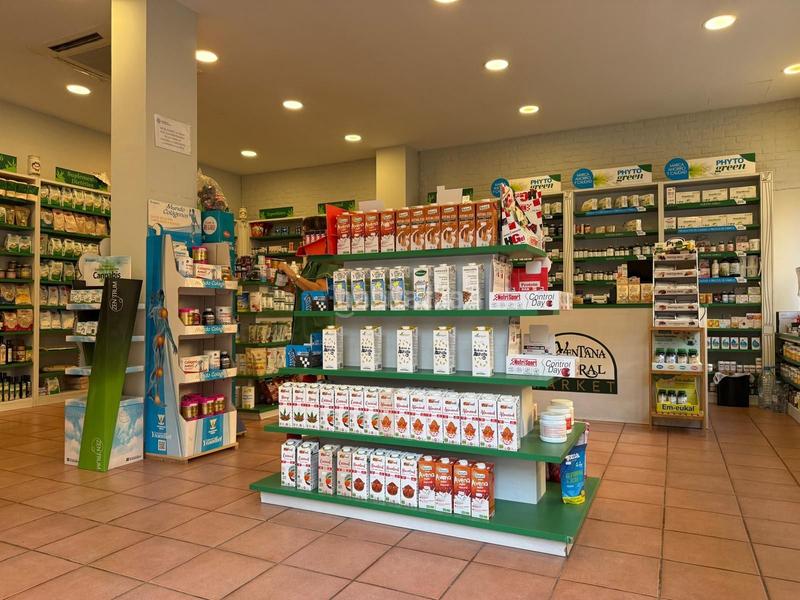 Foto ce407e63-5163-4ac3-8c90-6751cf2fc738. Traspaso local comercial oportunidad única en el corazón . en Castelldefels