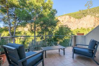 Maison  Poal. Casa esquinera exclusiva con vistas al mar y montaña