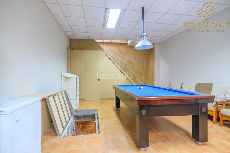 Foto 72624b2a-f4ca-4119-9286-25fc777c05a6. Casa amb calefacció aparcament a Centre-Estació Gavà