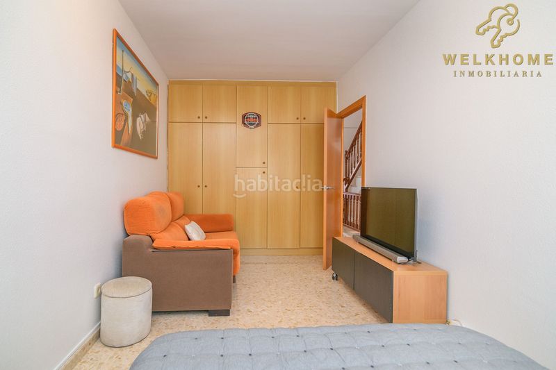 Foto 78aba985-f2d4-4c7c-b1ea-53fada4479f0. Casa amb calefacció aparcament a Centre-Estació Gavà