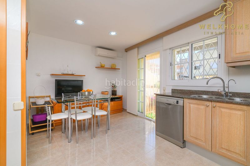 Foto a5cf8021-7dcf-479e-a0a4-ac5c03950990. Casa amb calefacció aparcament a Centre-Estació Gavà