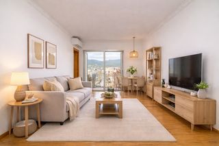 Pis  Constitución. Luz, ubicación y potencial en pleno centro de castelldefels