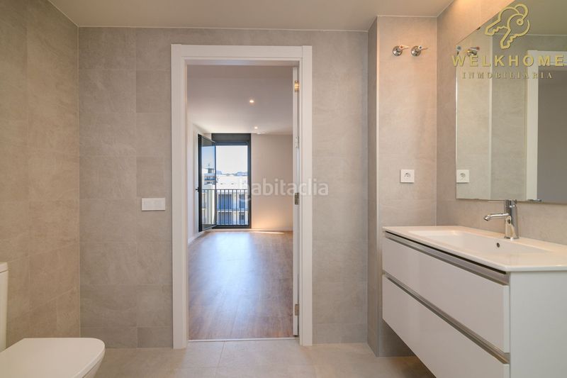 Foto 47fa19ca-9b12-4e7b-8ace-e51775c81bfc. Àtic amb calefacció aparcament piscina a Llevant Viladecans