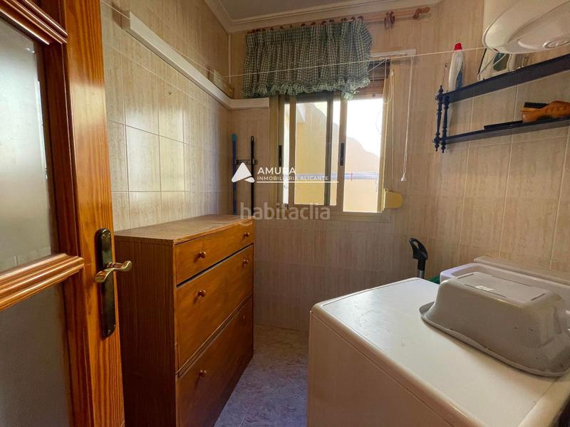 Foto 0fa731a2-04ce-468d-9f91-bc2b4b4b1793. Casa amb aparcament a Campello Playa Campello (el)