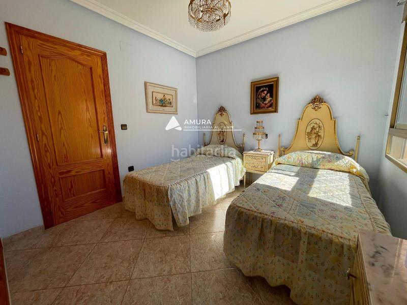 Foto 52dc1c30-079c-4214-9894-f10de68157a6. Casa amb aparcament a Campello Playa Campello (el)