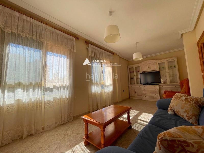 Foto 66b5066a-e2ad-4c2f-a71f-26eefad2f6e0. Casa amb aparcament a Campello Playa Campello (el)