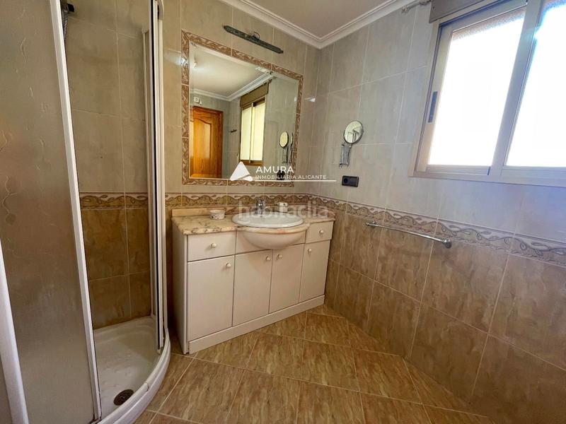 Foto 7444f73e-6f9f-4c68-ab29-267c90fa0fdc. Casa amb aparcament a Campello Playa Campello (el)