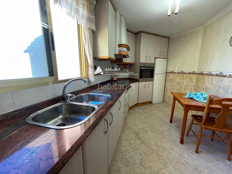 Foto 8f1f2b1a-87fd-4d32-a1d8-a9523b3333cd. Casa amb aparcament a Campello Playa Campello (el)