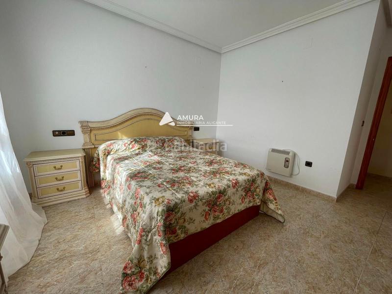 Foto a3918c05-f97e-4289-9eb0-29e114571331. Casa amb aparcament a Campello Playa Campello (el)