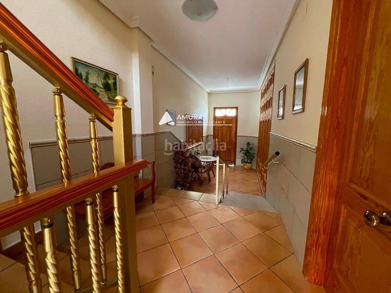 Foto b5e193b3-b000-4e31-af84-a85a87d4c25d. Casa amb aparcament a Campello Playa Campello (el)