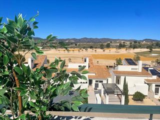 Àtic a Ronda del golf 114. Ático dúplex muy luminoso con solárium y vistas al golf