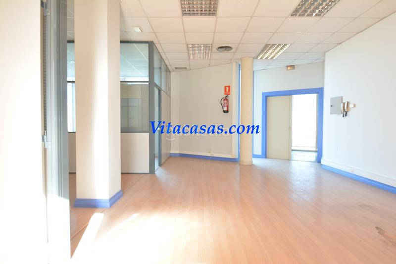 Foto f2c229b4-19b0-4422-8d25-febc45212b5f. Bureau dans avenida de aragón 336 dans Rejas Madrid