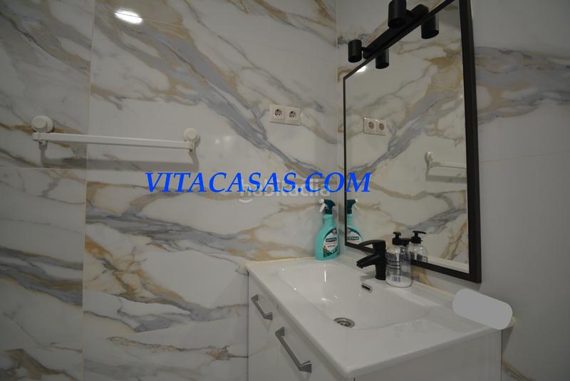 Foto 370ce8bb-e426-4300-a0e2-d4eaeed66512. Local commercial dans calle de santa ana 4 dans Embajadores-Lavapiés Madrid