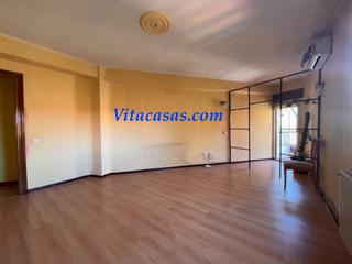 Flat in Avenida de los carabancheles 18. Piso de 3 hab y terraza en alcorcón