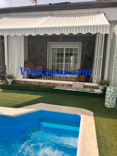 Foto 2f6aa2f3-c2d3-46f7-9657-3ad1bb434337. Maison jumelée avec cheminée chauffage parking piscine dans San Martín de la Vega