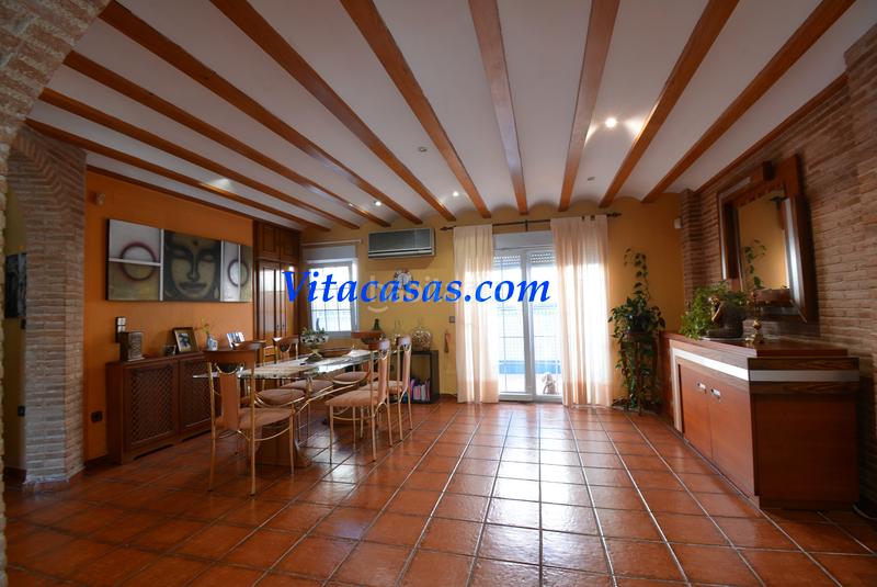 Foto 49d08f9d-bf63-4e2e-8844-4b4c1570771b. Maison jumelée avec cheminée chauffage parking piscine dans San Martín de la Vega