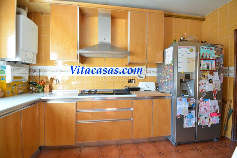 Foto 6e309301-e11b-40c1-b3af-9bb012e3ac87. Maison jumelée avec cheminée chauffage parking piscine dans San Martín de la Vega