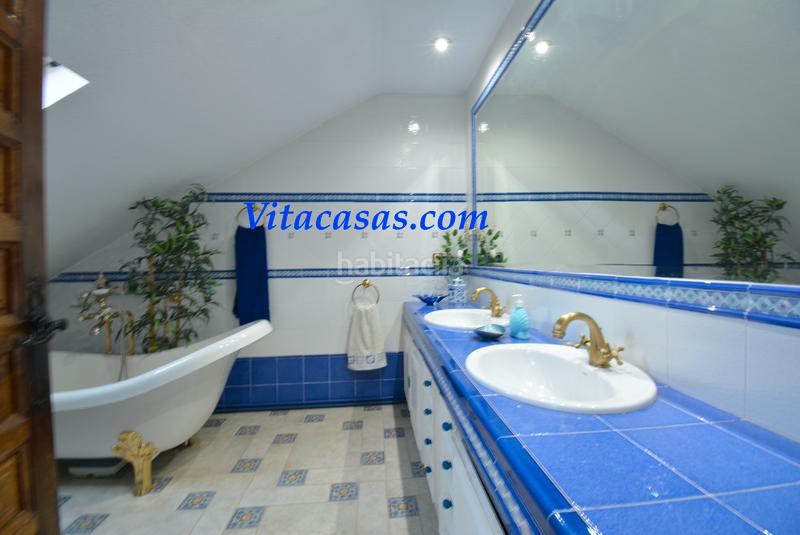 Foto a0f38ed4-ad3d-4294-b1a8-a84282e17b20. Maison jumelée avec cheminée chauffage parking piscine dans San Martín de la Vega