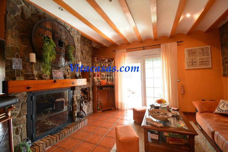 Foto a92ad970-6984-4a75-89fb-512e9c86c21b. Maison jumelée avec cheminée chauffage parking piscine dans San Martín de la Vega