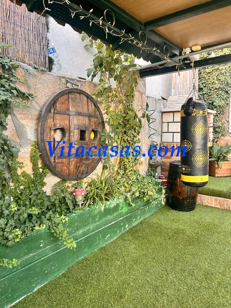 Foto b084bf6b-3929-4934-adef-56b682bc9f66. Maison jumelée avec cheminée chauffage parking piscine dans San Martín de la Vega