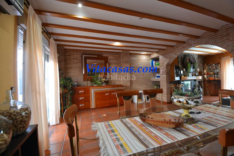 Foto c64473fc-a6f3-4198-9123-611b33b2b310. Maison jumelée avec cheminée chauffage parking piscine dans San Martín de la Vega