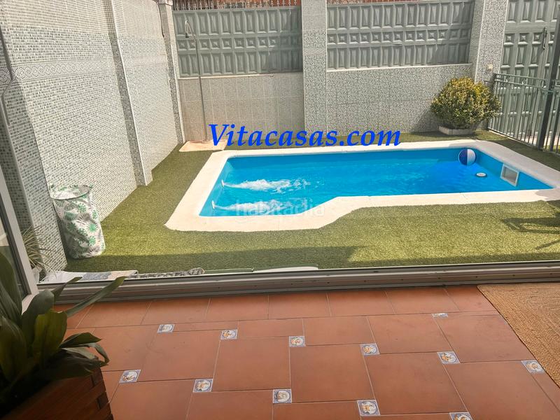 Foto de316bb5-a4ce-4919-b01e-d8710f24963d. Maison jumelée avec cheminée chauffage parking piscine dans San Martín de la Vega
