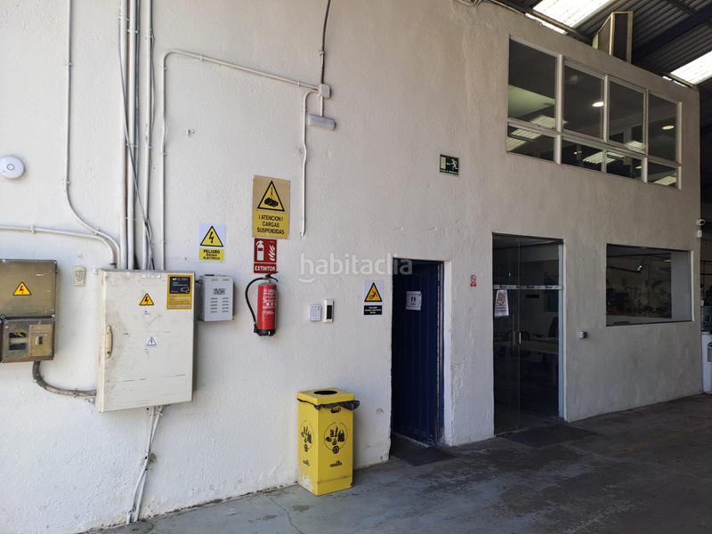 Foto f402456f-3a1c-4480-ba96-ec2e6fc898f6. Industrial building with heating in Humanes de Madrid