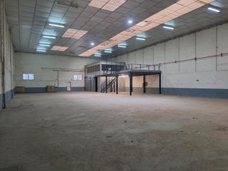 Miete Fabrikhalle in Villaverde Alto. Alquiler de nave en villaverde