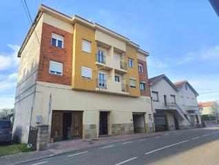 Casa  Avenida josé maría de pereda. Bloque de viviendas con finca en sancibrián