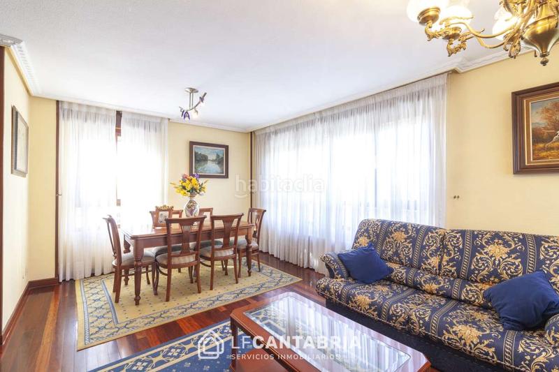 Foto 024bc855-38d6-4f56-bd80-1969ae31e7fe. Xalet amb calefacció aparcament a Maoño - Azoños Santa Cruz de Bezana