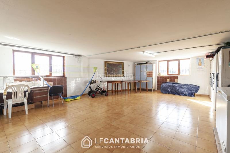 Foto 2ed302a2-25c3-4e8f-be32-6c113d46b18b. Xalet amb calefacció aparcament a Maoño - Azoños Santa Cruz de Bezana