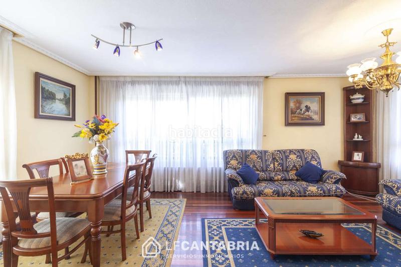 Foto 58c98a7a-9ab6-4a70-ac21-3cc451aa236b. Xalet amb calefacció aparcament a Maoño - Azoños Santa Cruz de Bezana