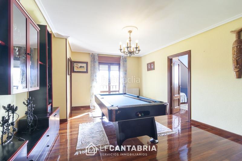 Foto 75c2d546-02f7-4e08-bc13-e72bf9bbc137. Xalet amb calefacció aparcament a Maoño - Azoños Santa Cruz de Bezana