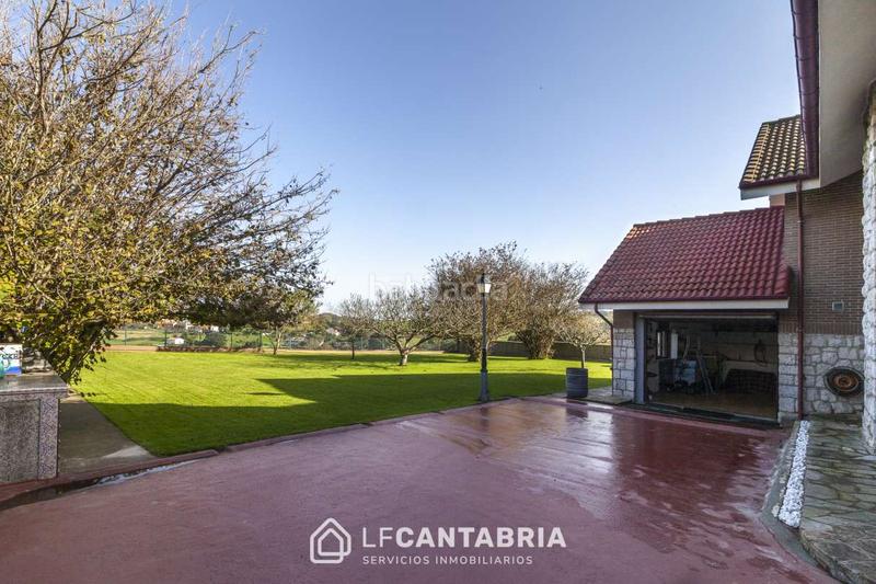 Foto a3d08121-fc43-47f3-9cb8-fe93be4d654c. Xalet amb calefacció aparcament a Maoño - Azoños Santa Cruz de Bezana
