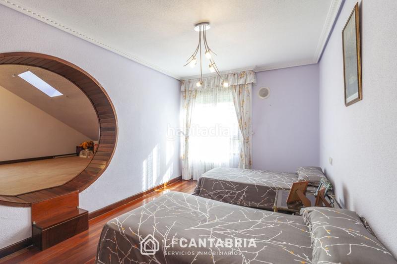 Foto c5c78e79-f09d-44cf-ae33-60a62de71c0b. Xalet amb calefacció aparcament a Maoño - Azoños Santa Cruz de Bezana