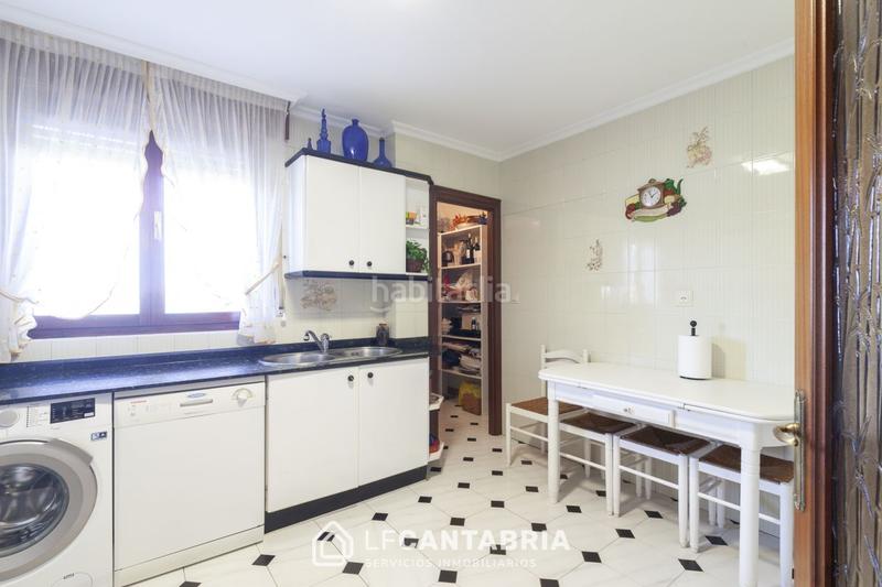 Foto e7488c56-39c6-4d4b-b89e-0339ba8b7da9. Xalet amb calefacció aparcament a Maoño - Azoños Santa Cruz de Bezana