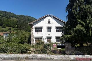 Casa a Barrio san cristóbal 74. Casa de piedra, la rectoral valdeiguña