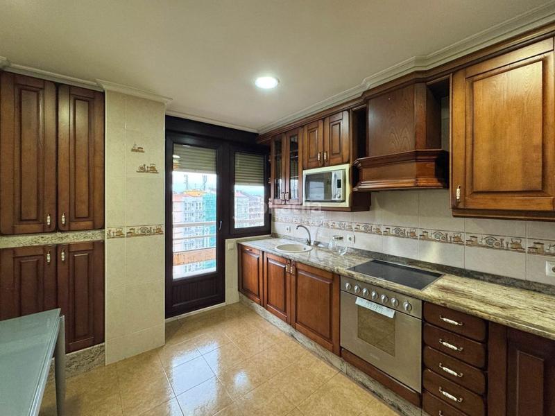 Foto 349402dd-815d-4b53-9820-c77a8dcb4430. Rent flat with heating in Cuatro Caminos Santander