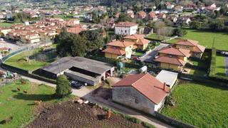 Casa  Barrio somavilla. Casa con ganadería
