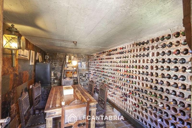 Foto 171aef94-aa9e-43b8-88fa-241e9f6d6a93. Chalet casa encima del mar en isla en Arnuero