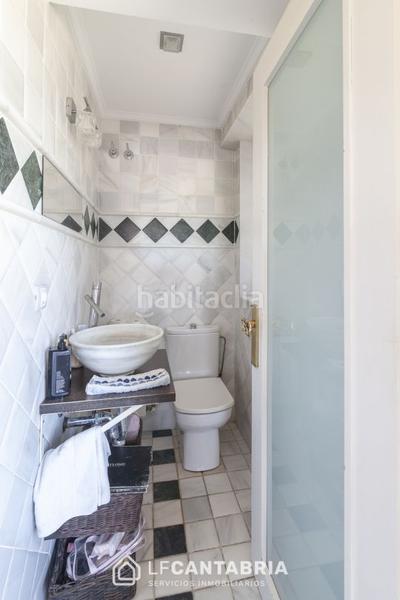 Foto 542ed35c-78f2-43e8-aa56-40923cb7adaf. Chalet casa encima del mar en isla en Arnuero