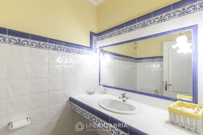 Foto 0f11d9ca-e0c4-4120-a014-6caa92e875c0. Casa amb calefacció aparcament piscina a Marina de Cudeyo