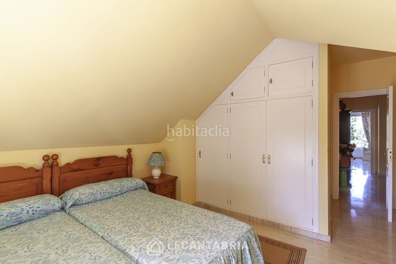 Foto 349dfb49-0c77-4789-862a-94357063a690. Casa amb calefacció aparcament piscina a Marina de Cudeyo