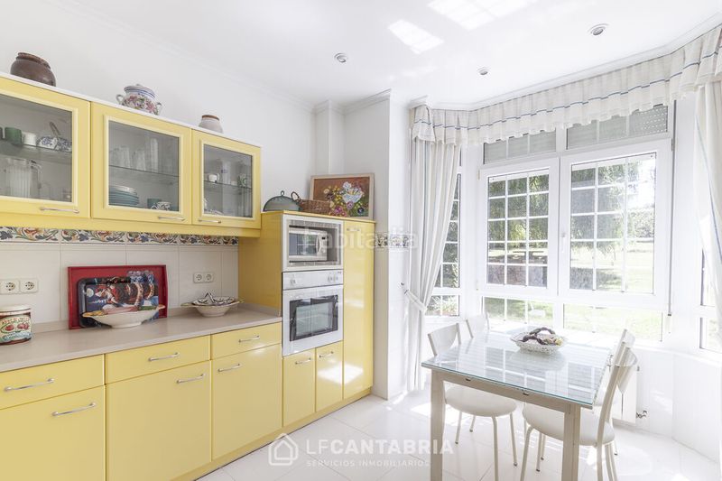 Foto c8d756f4-e1ea-4a17-955f-67935057249c. Casa amb calefacció aparcament piscina a Marina de Cudeyo