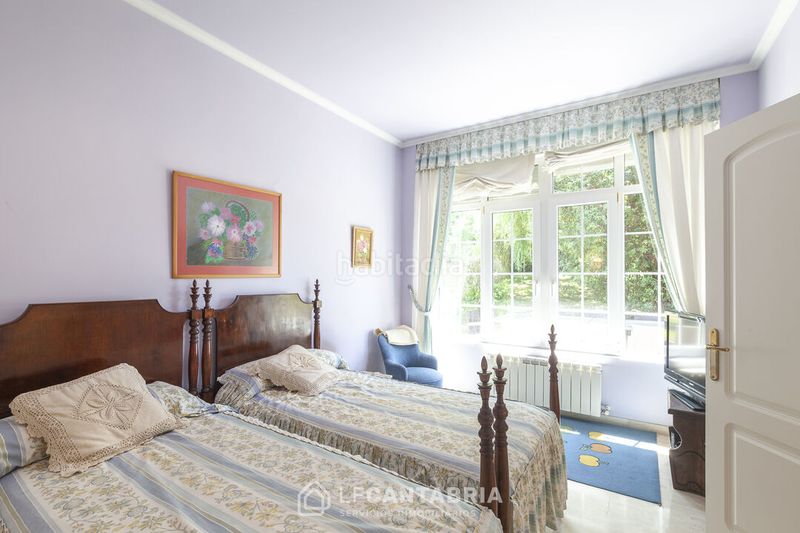 Foto ca0c29c2-1717-49f5-ac63-7932030a9ac3. Casa amb calefacció aparcament piscina a Marina de Cudeyo