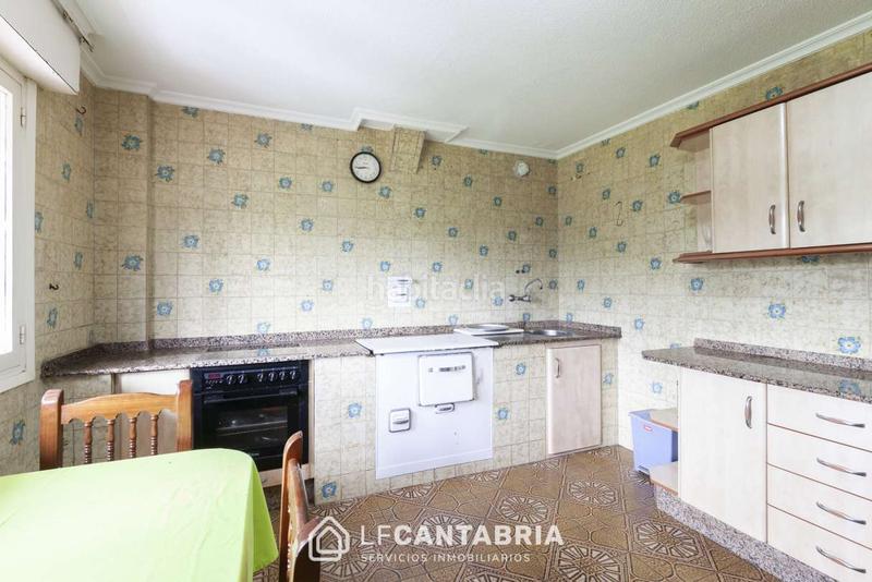 Foto 73868b9c-48cb-402b-adf3-aea90b0a23f6. House with heating parking in Ribamontán al Monte