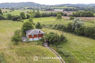 Casa  Barrio solegrario. Chalet con amplio terreno en hoz de anero